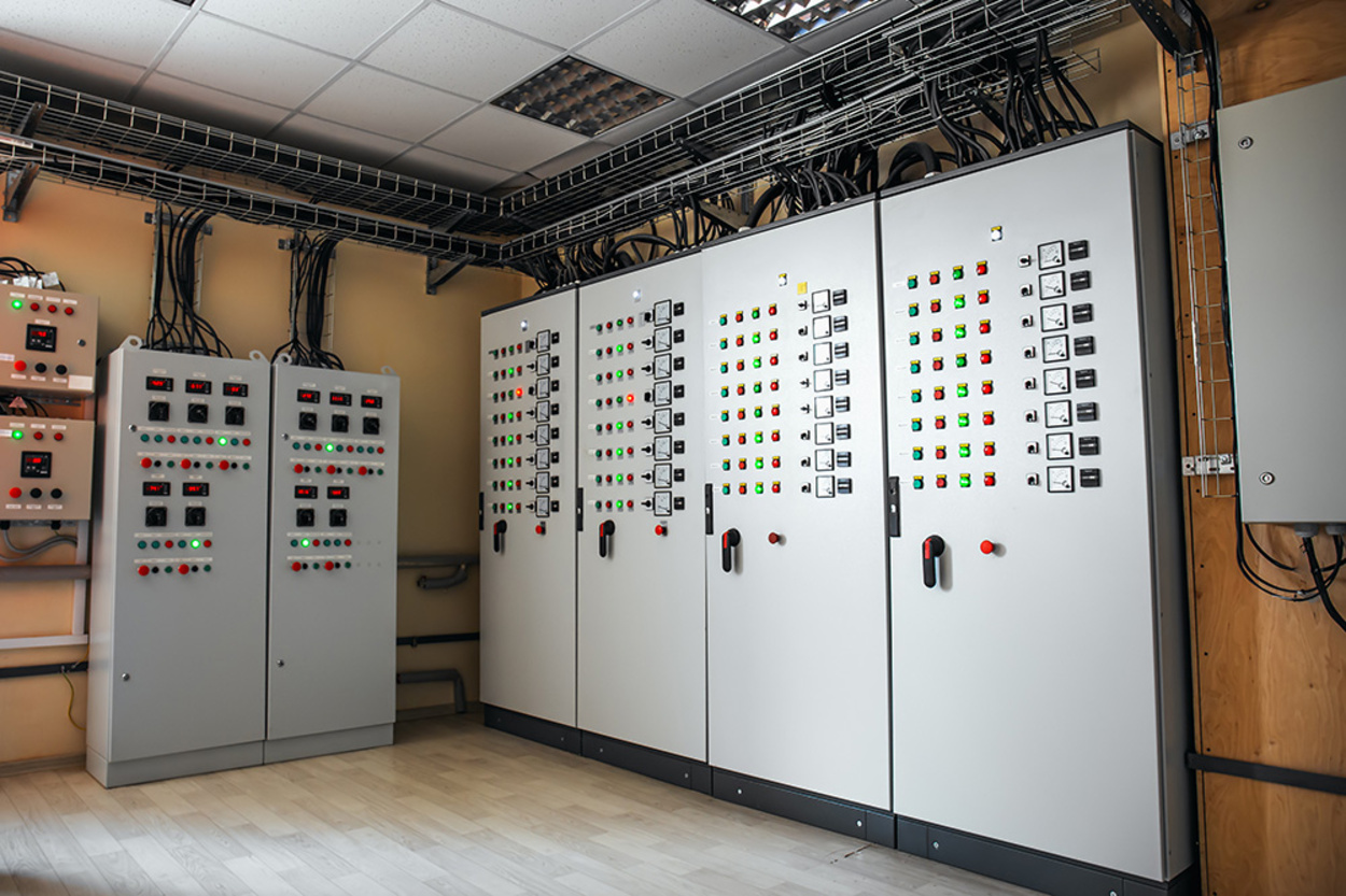 Schalt­anlagen­bau bei est-haustechnik GmbH in Alsfeld